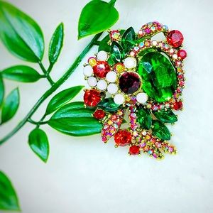 Brooch🌿🎉SOLD🎉